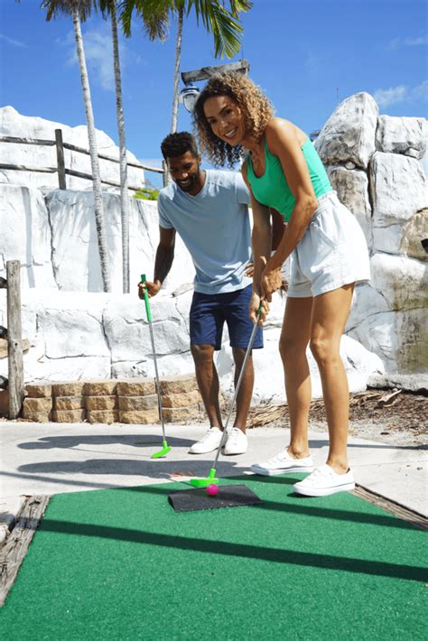 Miniature Golf - Los Angeles, CA | Boomers Park