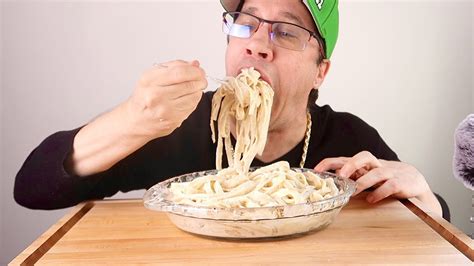 Asmr • Creamy • Fettuccine • Alfredo • Feast • Mukbang Seanusca Food