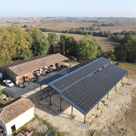 Installation panneaux photovoltaïque 100 kWc sur un bâtiment agricole