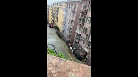 Genova Principio Di Incendio Dopo La Frana A Castelletto Paura Per I