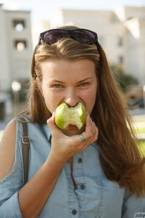 Dress Wearing Blonde Shows Off Her Butt XXX Dessert