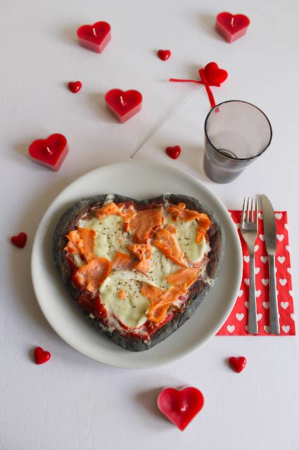 La Tavola Allegra Cuore Di Pizza Al Carbone Vegetale Con Mozzarella Di