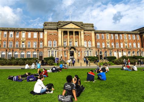 Leeds Beckett University Ranking & International Student Reviews