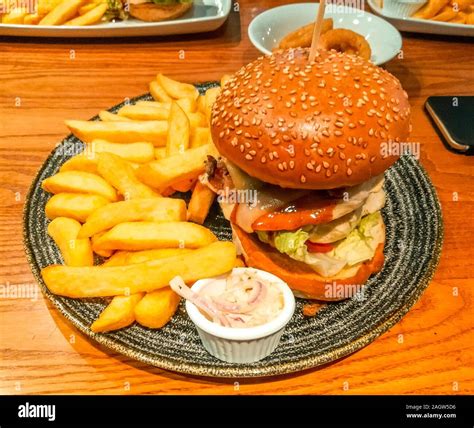 Pub Food Burgers