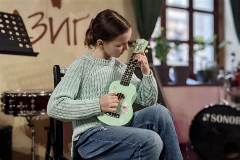 Індивідуальні заняття з гітари/укулеле - Школа вільних та небайдужих
