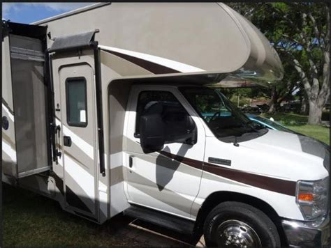 2015 Thor Motor Coach Four Winds