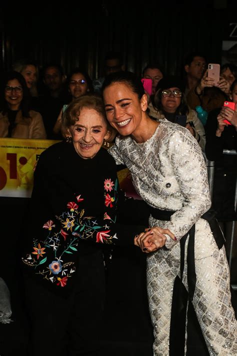 Foto Laura Cardoso Posou Alice Braga Antes De Ganhar O Trof U