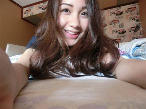 Loạt ảnh chụp với chị gái ruột chứng minh vẻ đẹp của hot girl Lào gốc Việt là do di truyền