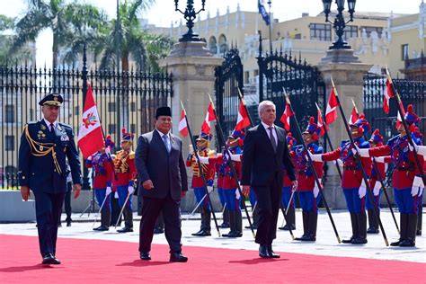 Momen Prabowo Disambut Upacara Kehormatan Di Istana Pemerintahan Peru