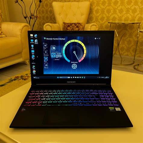 Monster i7 9 nesil 16 gb ram 256 gb ssd Gtx 1050 ekran kartı Dizüstü