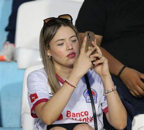 Las Bellezas Que Adornaron El Cl Sico En La Semifinal Olimpia Vs Motagua