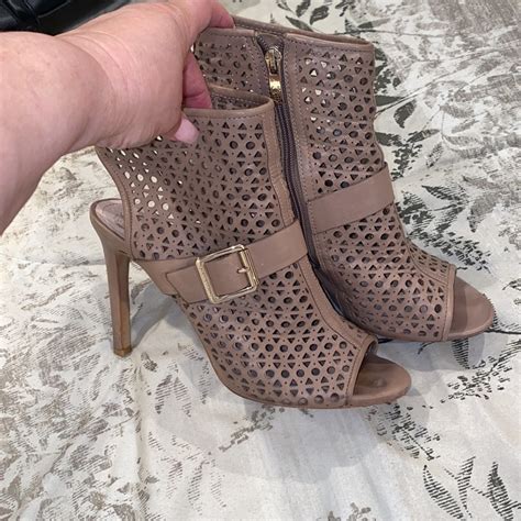 Vince Camuto Nude Sexy Heels Gem