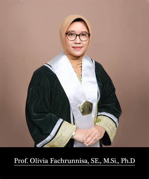 Prof Olivia Fachrunnisa S E M Si Ph D Fe Unissula Semarang