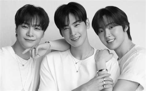 Cha Eunwoo Dan Sanha Astro Datang Bersama Ke Memorial Baru Mendiang Moonbin