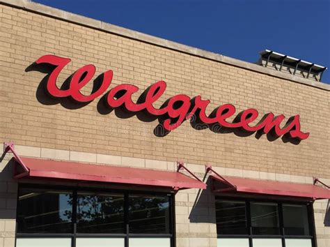 Walgreens Store In Edison On Rt 1 At Night Nj Usa Editorial