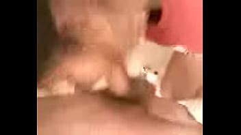 mamada en el baño grabada en secreto XVIDEOS