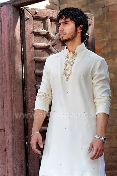 Latest Men Mehndi Dresses Kurta Shalwar Kameez Designs 2017 18 9