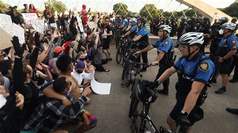 Fort Worth Protesters Face Off With Police On 7th St Bridge Fort Worth Star Telegram