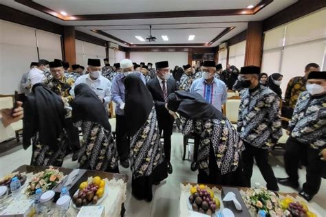 Edy Lepas Keberangkatan Kafilah Sumut Ikuti MTQ Nasional Ke Banjarmasin