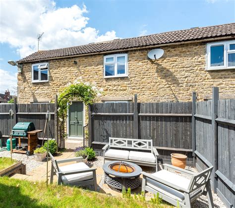 2 bed end terrace house for sale in Lowell Place, Witney OX28 - Zoopla