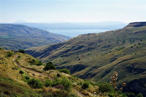 Top 5 Hiking Spots in Israel - Tourist Israel