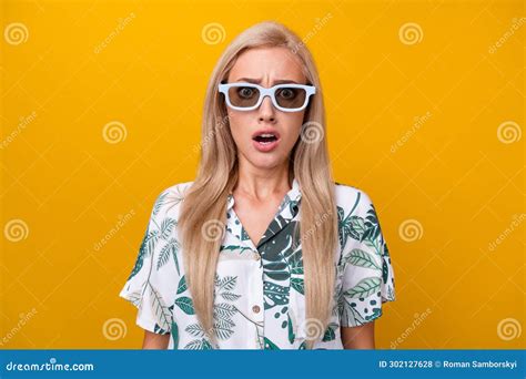 Portrait Of Terrified Speechless Woman With Straight Hairstyle Wear 3d