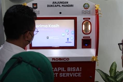 Pemkot Pontianak Luncurkan Mesin Anjungan Dukcapil Mandiri