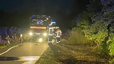 29 2023 Kleinbrand Freifläche Freiwillige Feuerwehr Stätzling