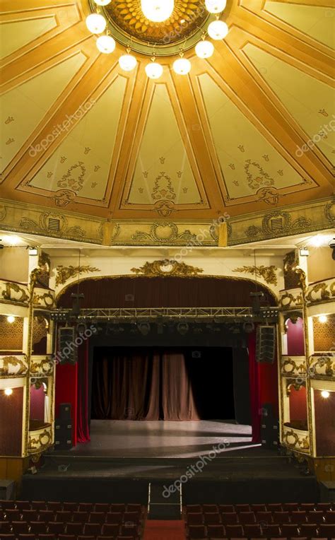 Empty stage of an old theater — Stock Photo © Arbaes #6753907