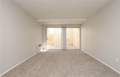 Country Club Gardens - Cornerstone Apartments