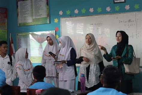 TIM PROMOSI FAKULTAS MIPA DAN KESEHATAN MELAKUKAN SOSIALISASI KE SMAN 7