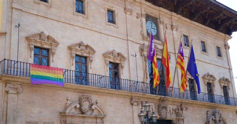 Palma La Bandera LTGBI Cuelga Del Ajuntament Y Este Es El Recorrido