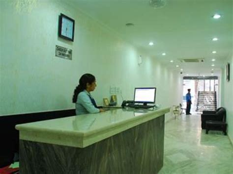 Best Price on Di Di Hotel Alambagh in Lucknow + Reviews