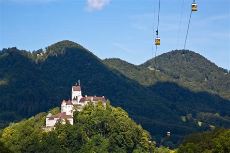 Schloss Hohenaschau Mit Kampenwandseilbahn Chiemsee Alpenland Tourismus