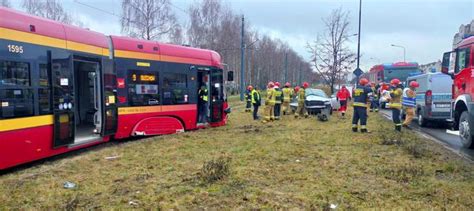 Koszmarny Wypadek W Odzi Tramwaj I Osob Wka Zderzy Y Si Na