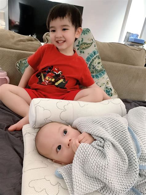 Cuối tuần của hội hot mom Con trai Hằng Túi nhường chăn gối cho em trai nuôi Huyền Baby mừng