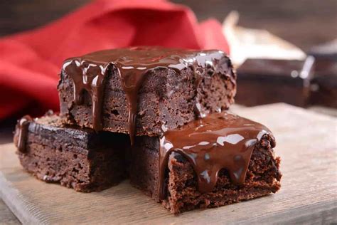 APRENDA A COMO FAZER UM BROWNIE SIMPLES