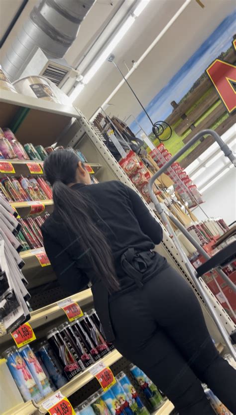 Had To Cap This Cute Latina W A Nice Ass Spandex Leggings Yoga Pants Forum