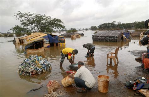 Maharashtra Floods Death Toll Reaches 50 Life In Kolhapur Sangli