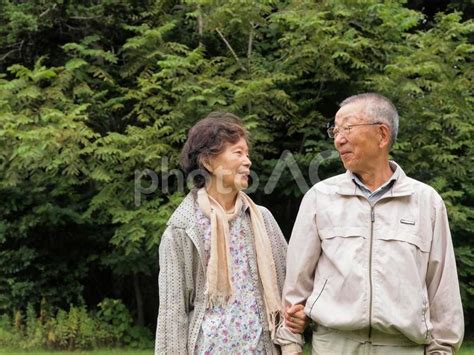 80才代のシニア夫婦 No 5171074｜写真素材なら「写真ac」無料（フリー）ダウンロードok