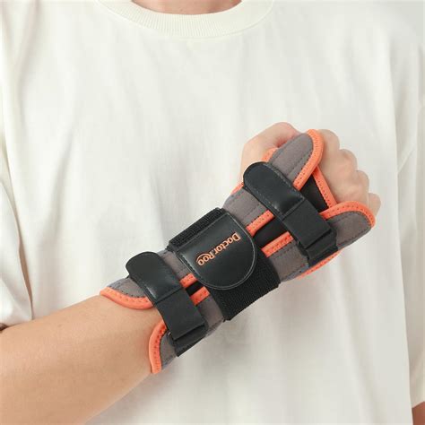 Doctor Roo Carpal Tunnel Wrist Brace Night Support Adjustable Wrist