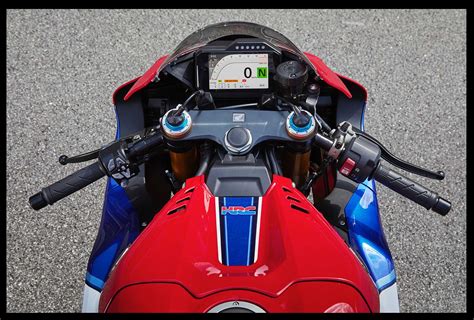 Honda Cbr Rr R Fireblade Sp Wallpapers Wallpaper Cave