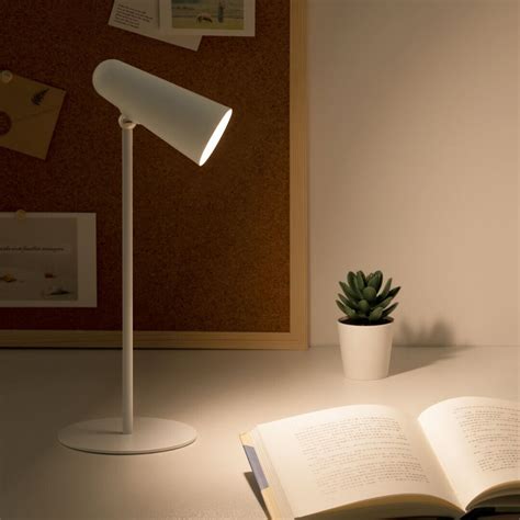 Unusual Xiaomi Mijia Multifunctional Rechargeable Desk Lamp Unveiled