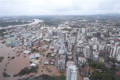 Ciclone extratropical deixa mais de 20 mortos no Sul do país Brasil