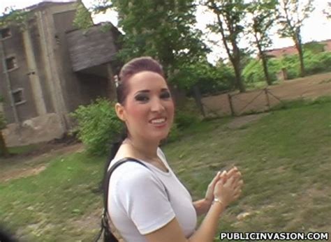 Public Porn Enjoying The Outdoor Breeze XXX Dessert Picture 2