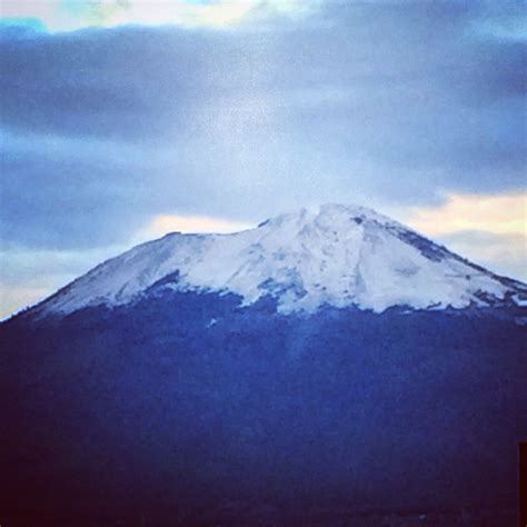 Maltempo Napoli Imbiancata La Vetta Del Vesuvio Foto