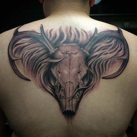 20 Cool Deer Skull Tattoos You Ll Adore Spiritustattoo Deer