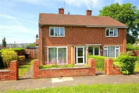 Leys Road Hemel Hempstead Hp3 2 Bedroom Semi Detached House For Sale