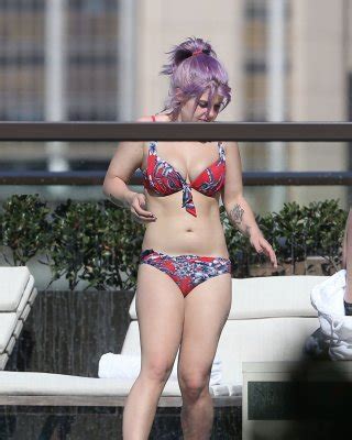 Kelly Osbourne Showing Off Her Chubby Bikini Body In Sydney Porn Pictures Xxx Photos Sex