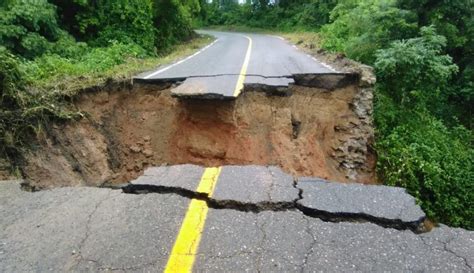 Reparamos La Carretera Zihuatanejo Cd Altamirano En Guerrero